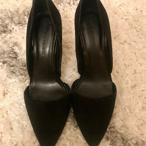 Black Banana Republic classic Heels